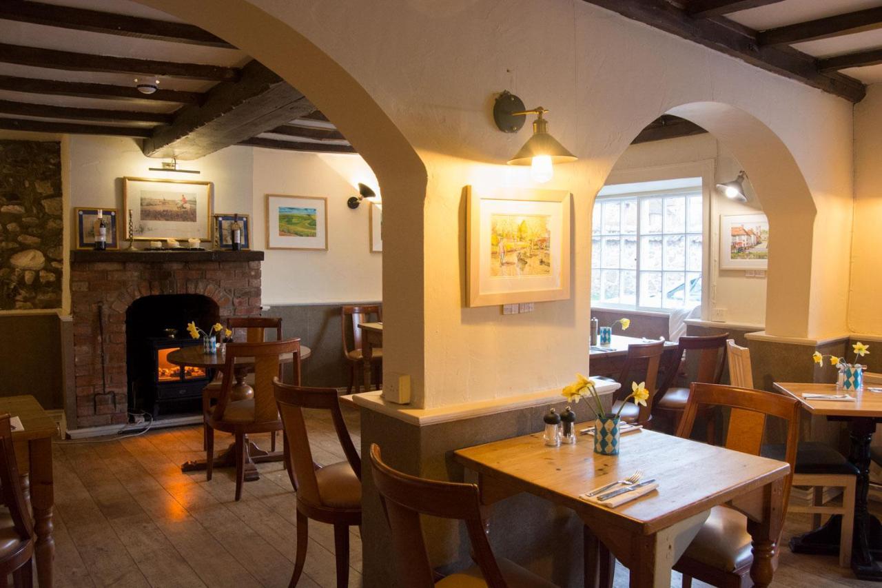Hotel The Crown Aldbourne Exterior foto